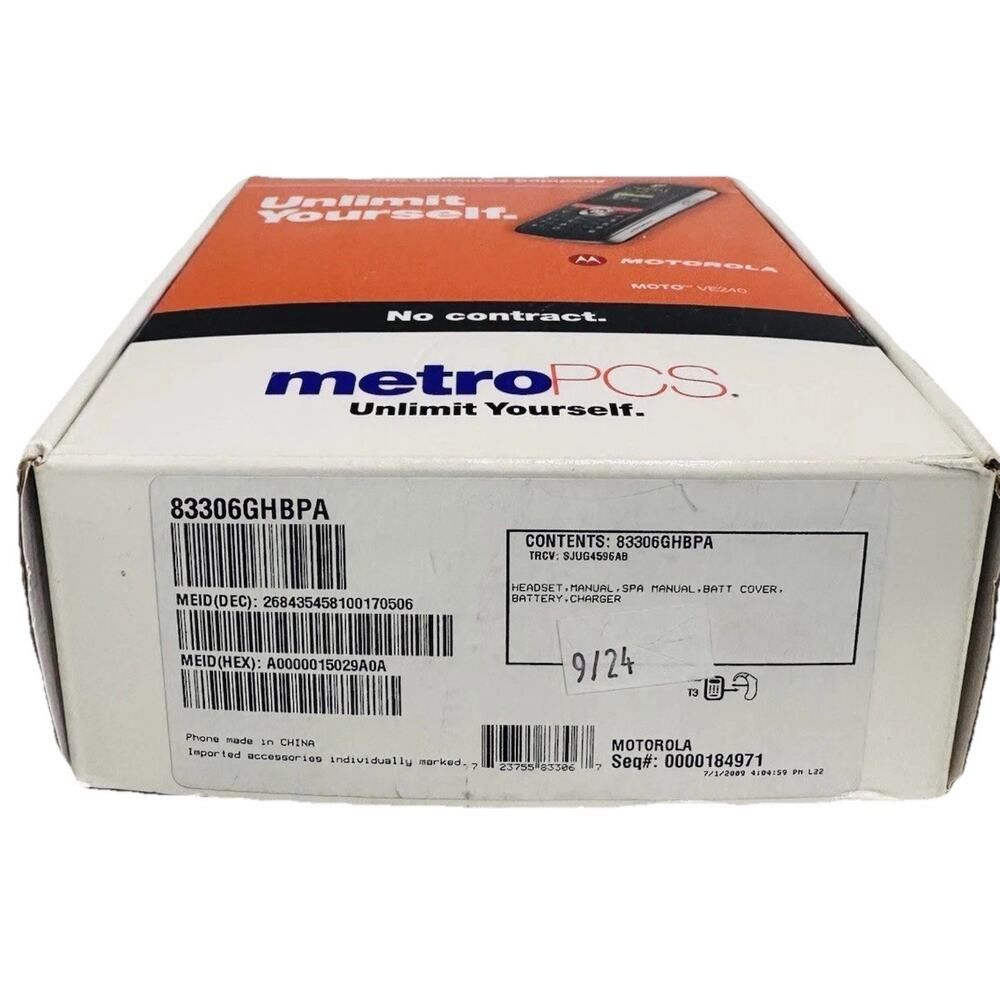 Motorola Moto VE240 TracFone Powers On / Screen Works-Charger & Original Box - Picture 8 of 8